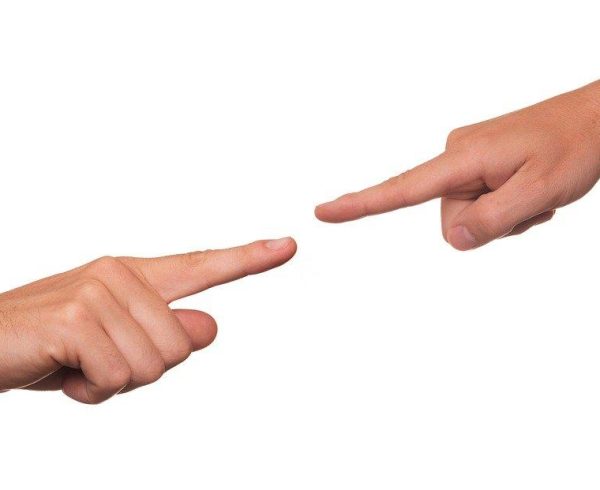 pointing 1991215 1280